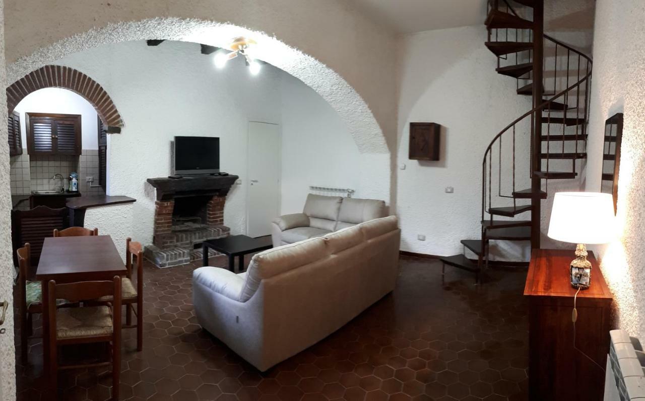 A Casa Di Lino Apartment Sermoneta Luaran gambar