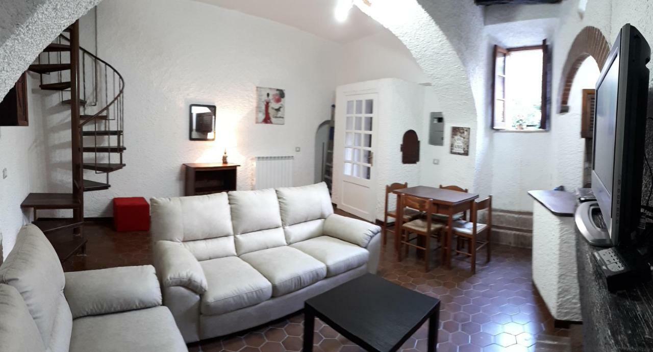 A Casa Di Lino Apartment Sermoneta Luaran gambar