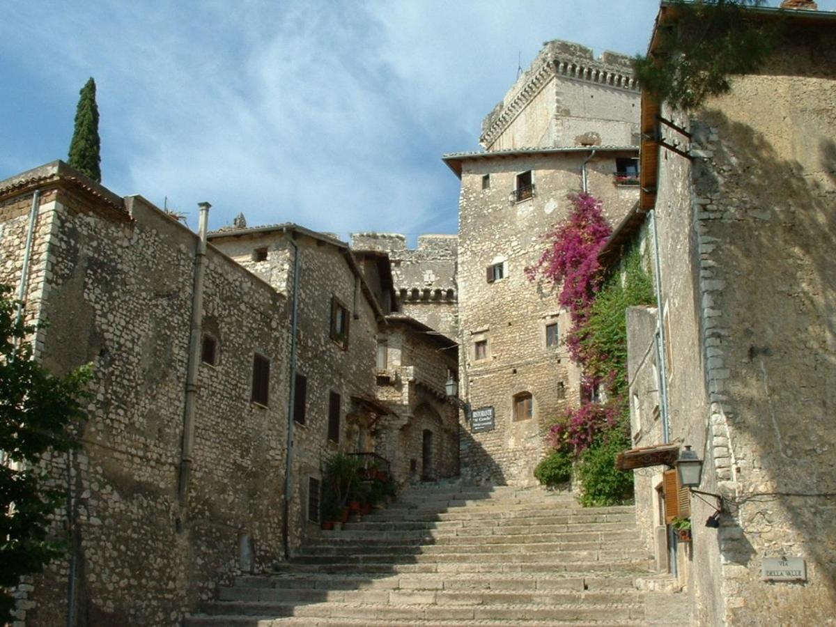 A Casa Di Lino Apartment Sermoneta Luaran gambar