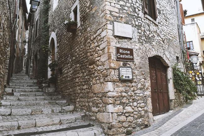 A Casa Di Lino Apartment Sermoneta Luaran gambar